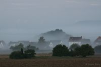 Dorfrand im Nebel